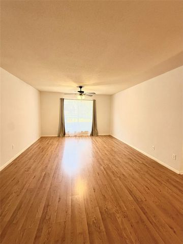 14555 Wunderlich Drive 2001, Houston, TX 77069