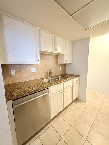 14555 Wunderlich Drive 2001, Houston, TX 77069