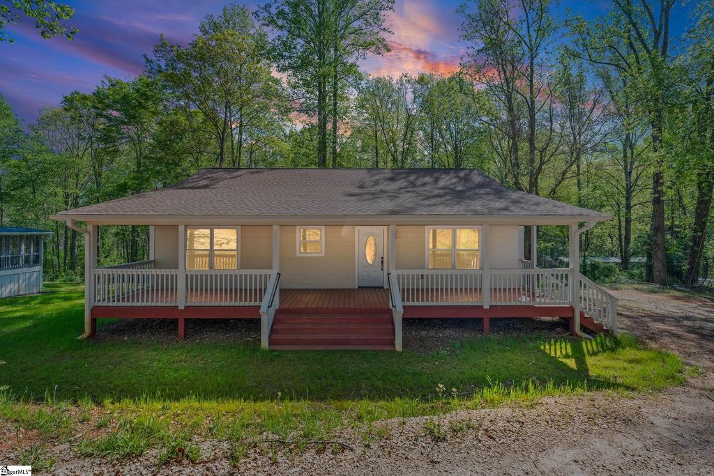 2134 Geer Highway, Travelers Rest, SC 29690