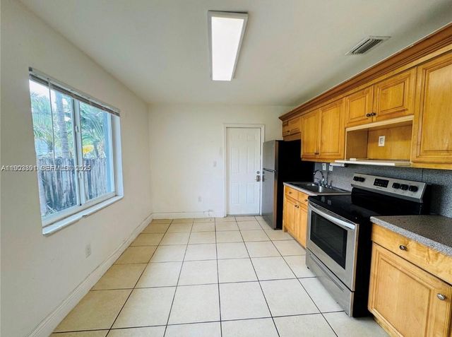2540 NE 181st Street, North Miami Beach, FL 33160