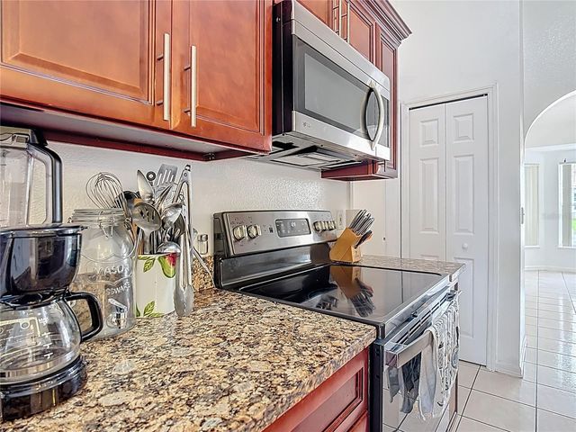 972 CAMBRIDGE COURT, Kissimmee, FL 34758