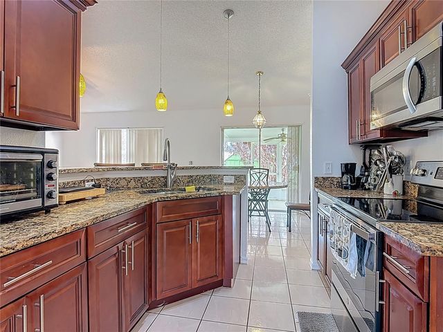 972 CAMBRIDGE COURT, Kissimmee, FL 34758