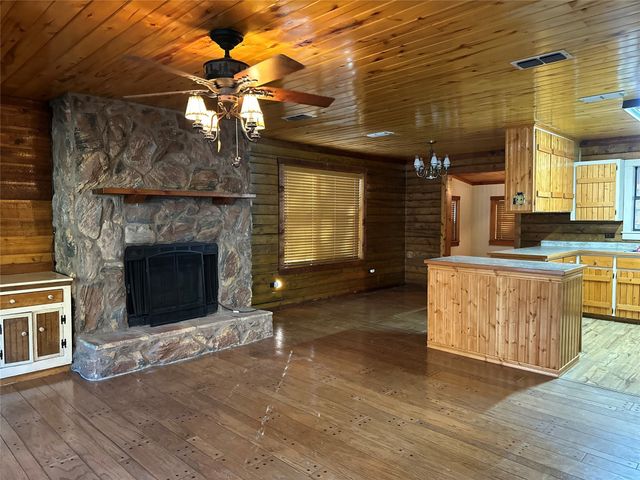 7315 Neches Street, Athens, TX 75752