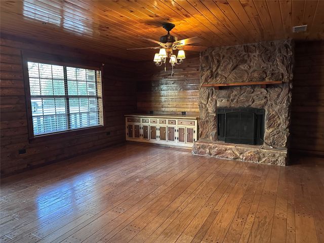 7315 Neches Street, Athens, TX 75752