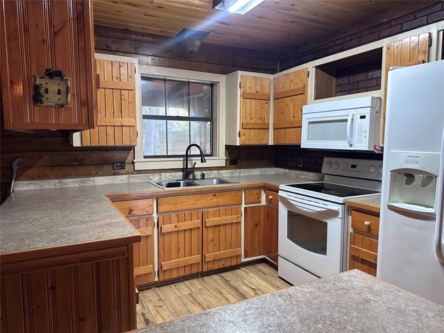 7315 Neches Street, Athens, TX 75752