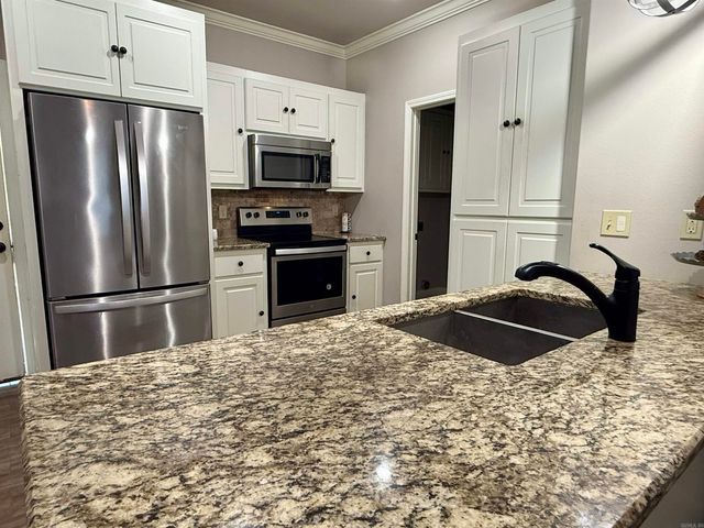 150 Shore Acres Drive, Hot Springs, AR 71913