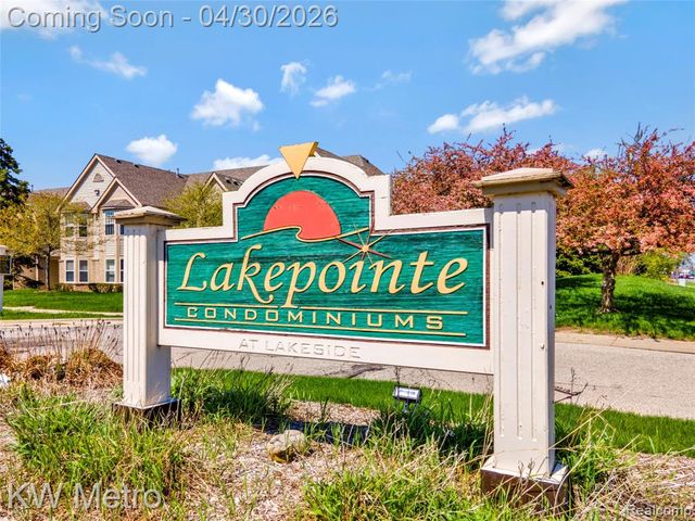 15141 Northpointe Drive, Sterling Heights, MI 48313