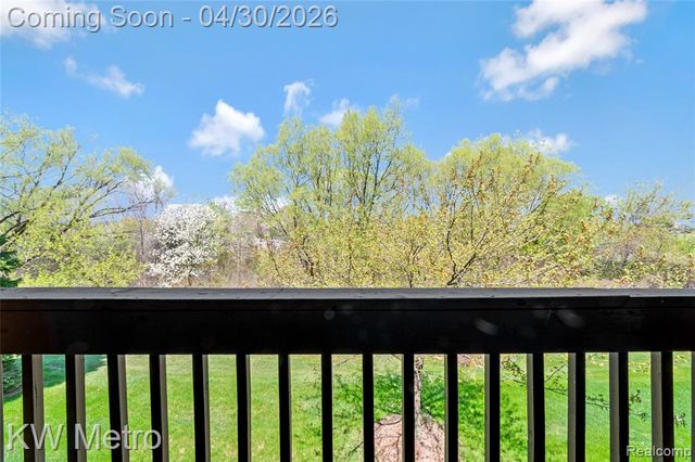 15141 Northpointe Drive, Sterling Heights, MI 48313
