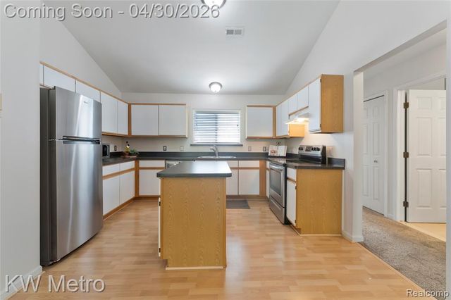 15141 Northpointe Drive, Sterling Heights, MI 48313