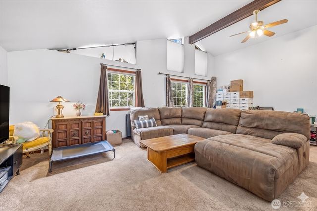 592 Sprague Valley Drive, Maple Falls, WA 98266