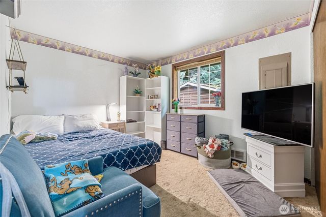 592 Sprague Valley Drive, Maple Falls, WA 98266