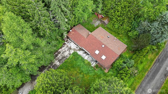 592 Sprague Valley Drive, Maple Falls, WA 98266