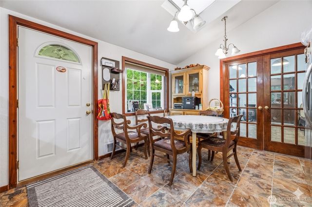 592 Sprague Valley Drive, Maple Falls, WA 98266