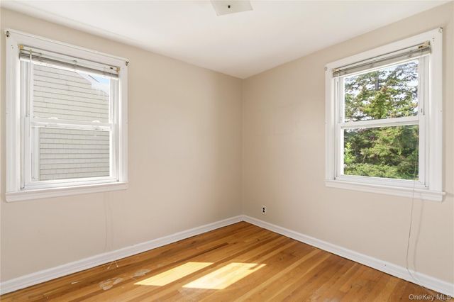 325 White Road, Mineola, NY 11501