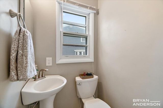 1829 Lonsdale Drive NE, Grand Rapids, MI 49503