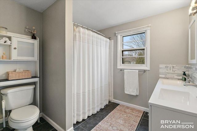 1829 Lonsdale Drive NE, Grand Rapids, MI 49503