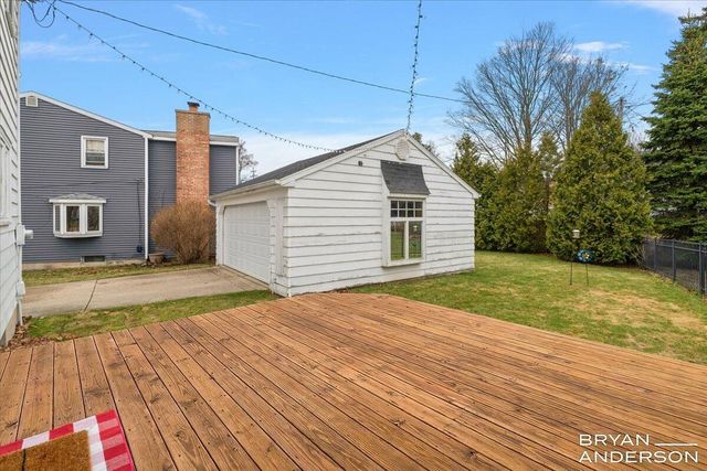 1829 Lonsdale Drive NE, Grand Rapids, MI 49503