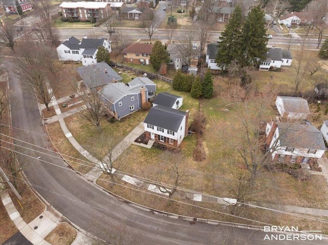 1829 Lonsdale Drive NE, Grand Rapids, MI 49503