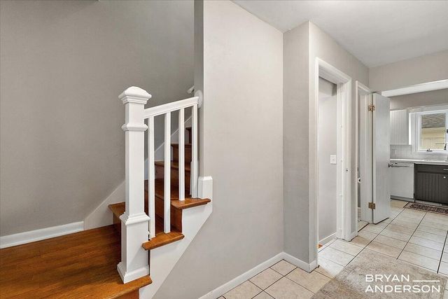 1829 Lonsdale Drive NE, Grand Rapids, MI 49503