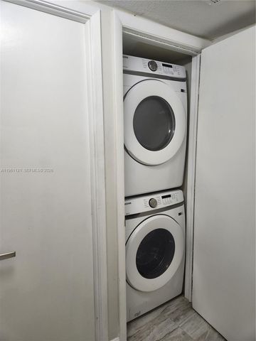 2801 NE 183rd St 310W, Aventura, FL 33160