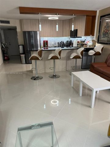 2801 NE 183rd St 310W, Aventura, FL 33160