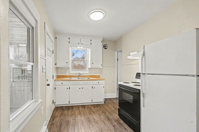 1015 Pearl Street, Dewitt Twp, MI 48906