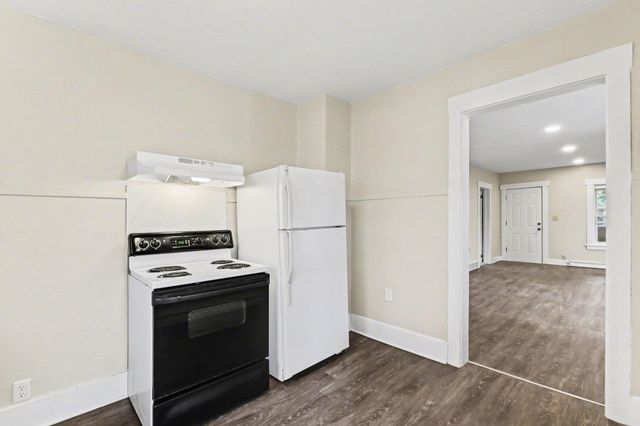 1015 Pearl Street, Dewitt Twp, MI 48906