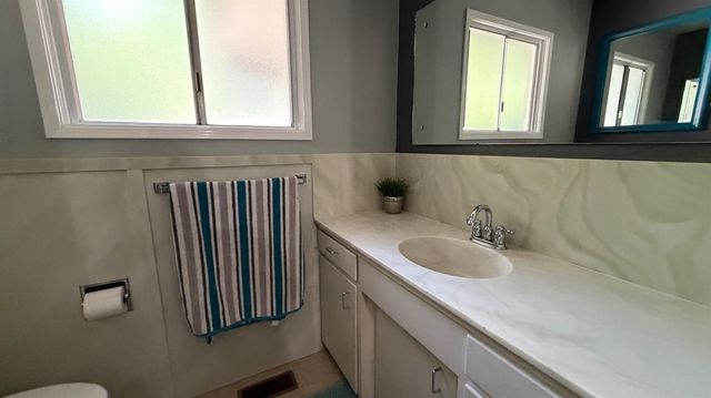 1550 California Ave, Turlock, CA 95380