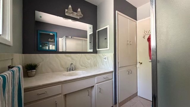 1550 California Ave, Turlock, CA 95380