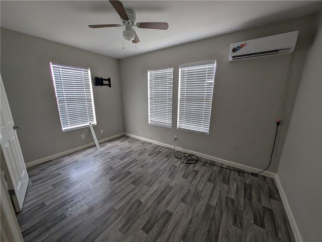 117 Edwards St, Corpus Christi, TX 78404
