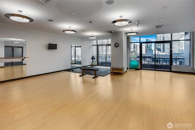 2033 2nd Avenue #1407, Seattle, WA 98121