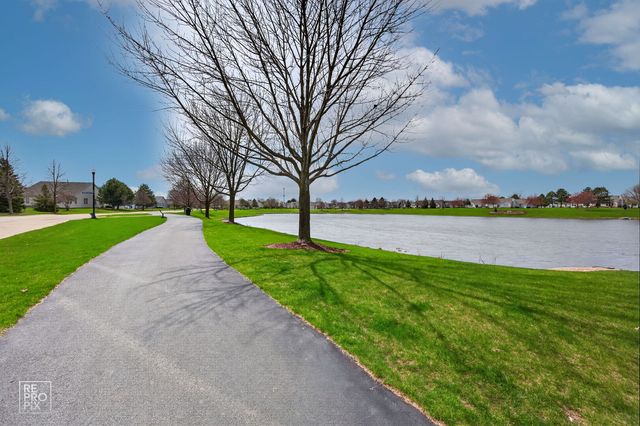 16501 Buckner Pond Way 16501, Crest Hill, IL 60403