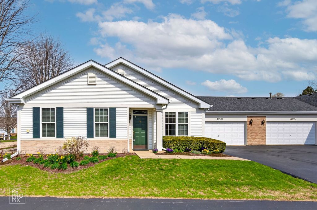 16501 Buckner Pond Way 16501, Crest Hill, IL 60403