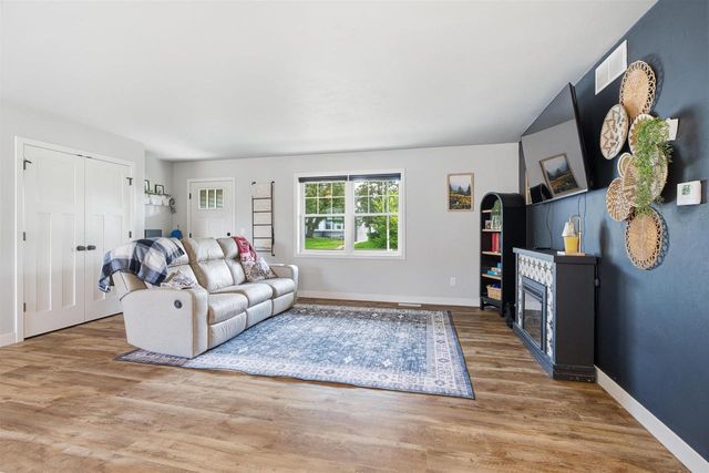 312 N JOHN STREET, Kimberly, WI 54136
