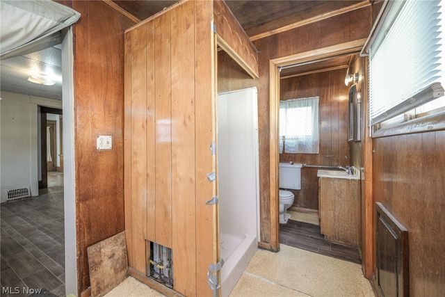 62 N Balch Street, Akron, OH 44303