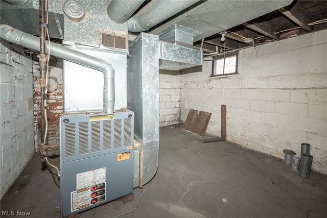 62 N Balch Street, Akron, OH 44303