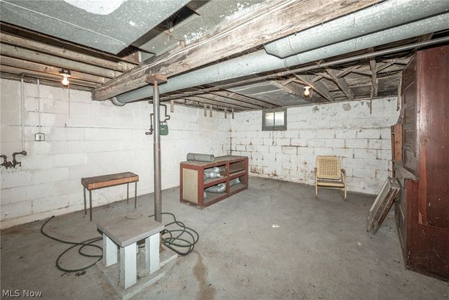 62 N Balch Street, Akron, OH 44303