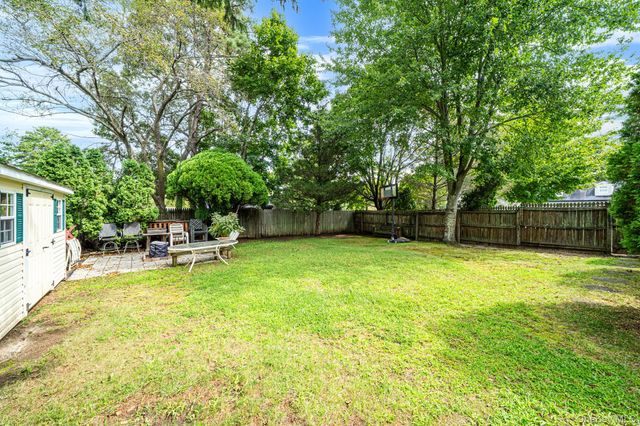 4 Highview Lane, Ridge, NY 11961