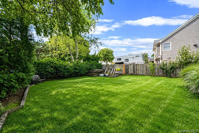 4 Highview Lane, Ridge, NY 11961