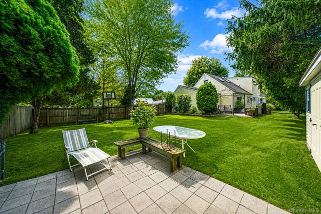 4 Highview Lane, Ridge, NY 11961