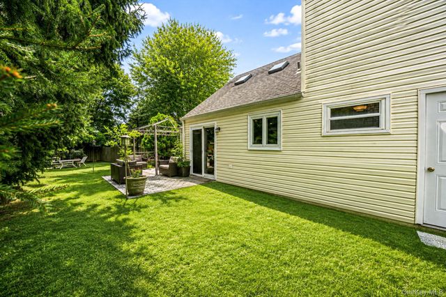 4 Highview Lane, Ridge, NY 11961