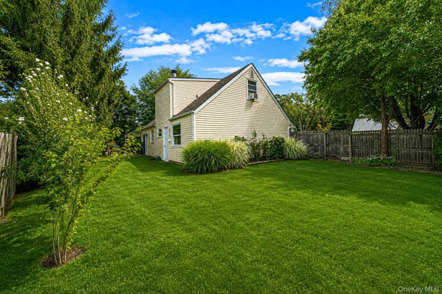 4 Highview Lane, Ridge, NY 11961