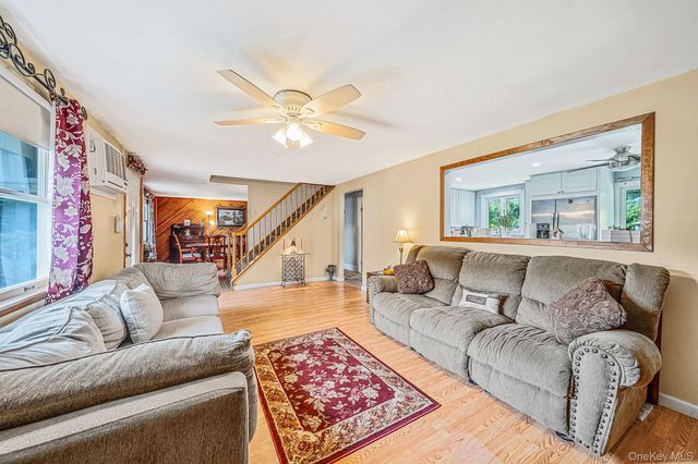 4 Highview Lane, Ridge, NY 11961