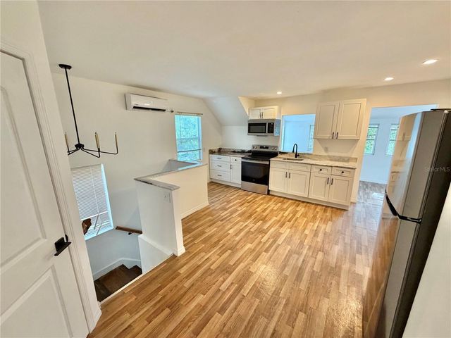 819 11TH STREET N 3, St Petersburg, FL 33705