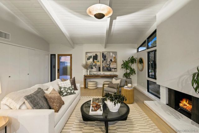 2526 Aster St, San Diego, CA 92109