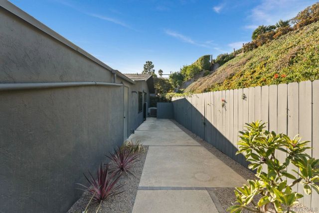 2526 Aster St, San Diego, CA 92109