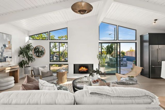 2526 Aster St, San Diego, CA 92109