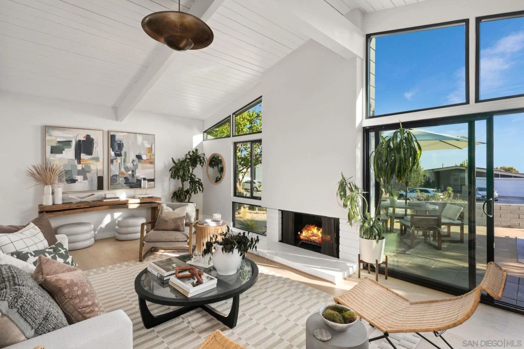 2526 Aster St, San Diego, CA 92109