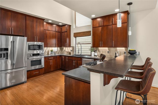 3042 SW Manning Street, Seattle, WA 98126