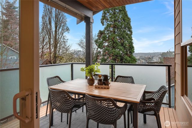 3042 SW Manning Street, Seattle, WA 98126